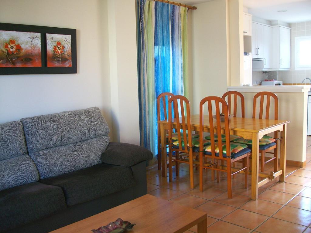 Apartamentos Par Tres - Oliva Nova Стая снимка