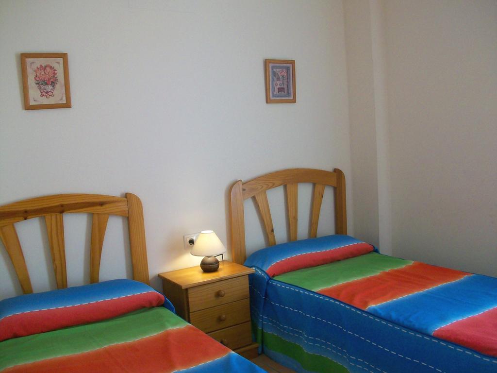 Apartamentos Par Tres - Oliva Nova Стая снимка
