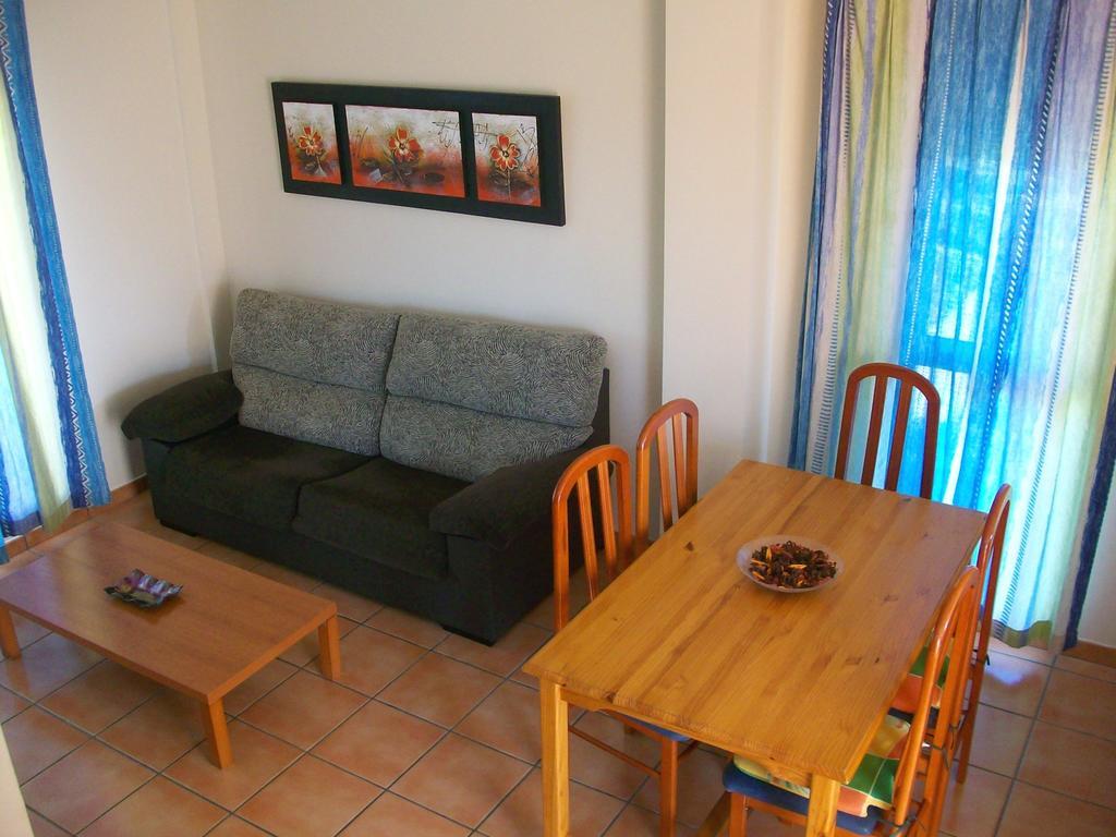 Apartamentos Par Tres - Oliva Nova Екстериор снимка